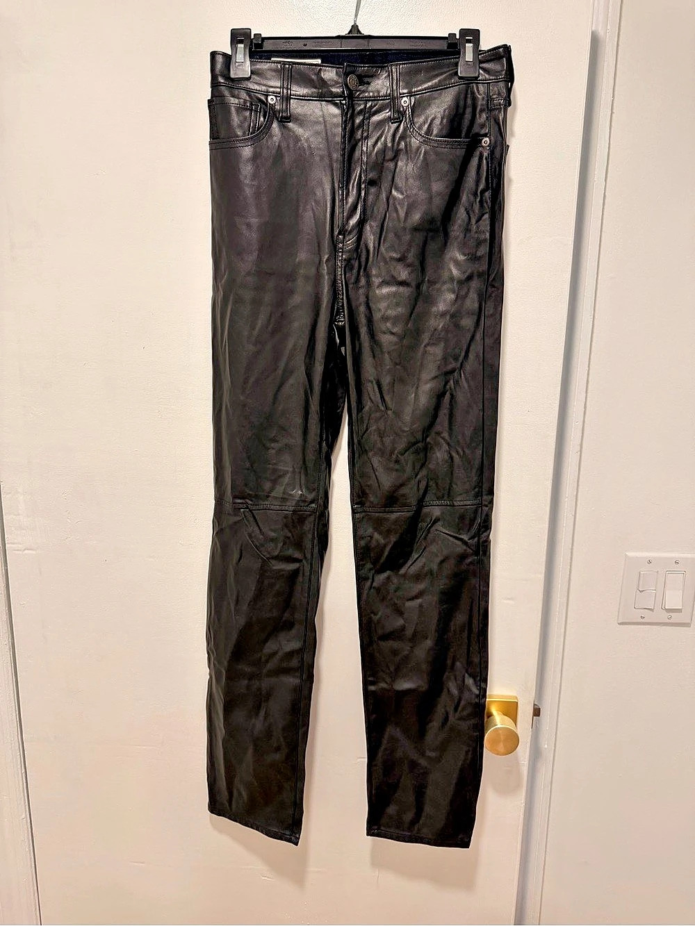 Gap Cheeky Straight Leg Pants in Black Waist 27 Like New
